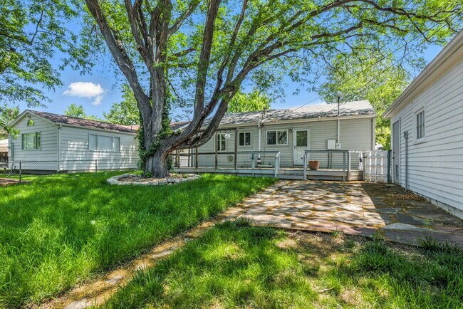 Building Photo - 1761 S Filbert Ct