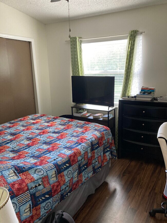 Building Photo - 7618 Colonial Ct