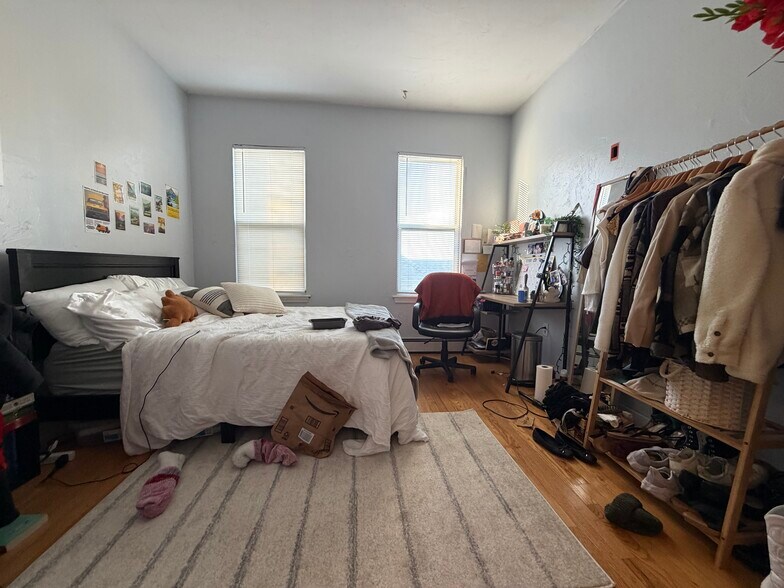 Building Photo - 8 Eldora St