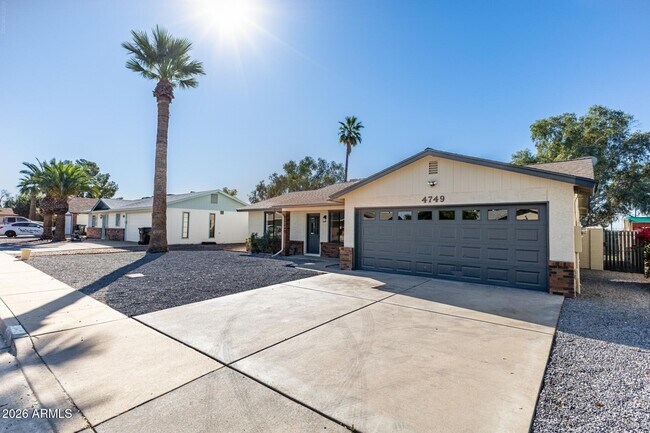 Building Photo - 4749 E Contessa St