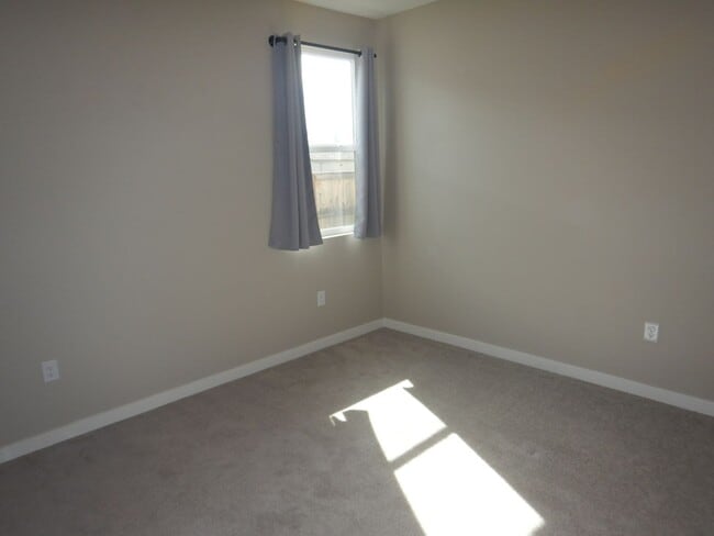 Building Photo - Great Entertaining Home in Verdi!!!