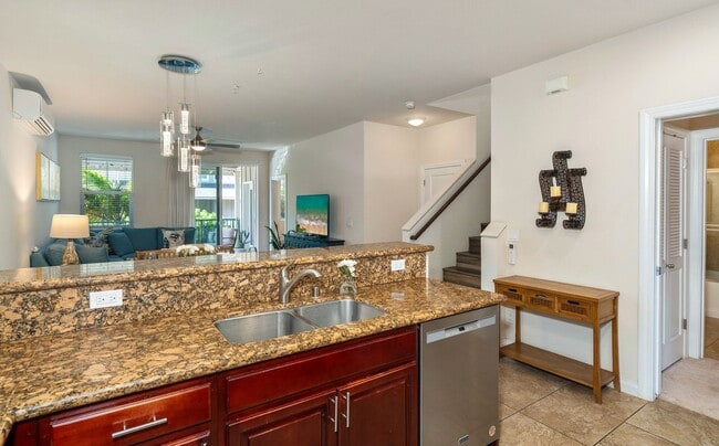 Building Photo - Beautiful Fully Furnished, 3 Bed/2 Bath Kai Ani Village Townhome