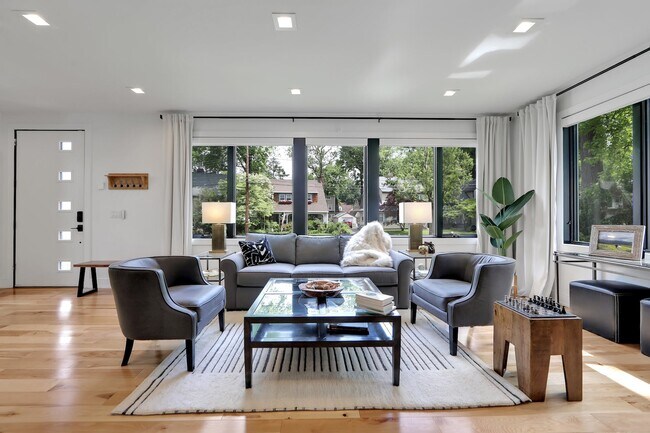 Building Photo - 528 Sagamore Ave