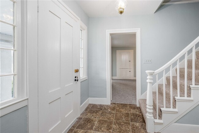 Building Photo - 1253 Fairport Rd