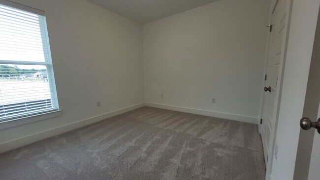 Building Photo - 7024 Garden Hill Dr