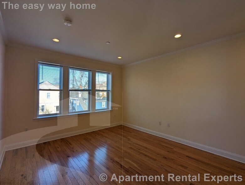 Building Photo - 3 Chauncy St