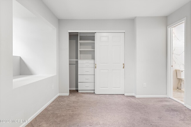 Building Photo - 15 Twain Ct