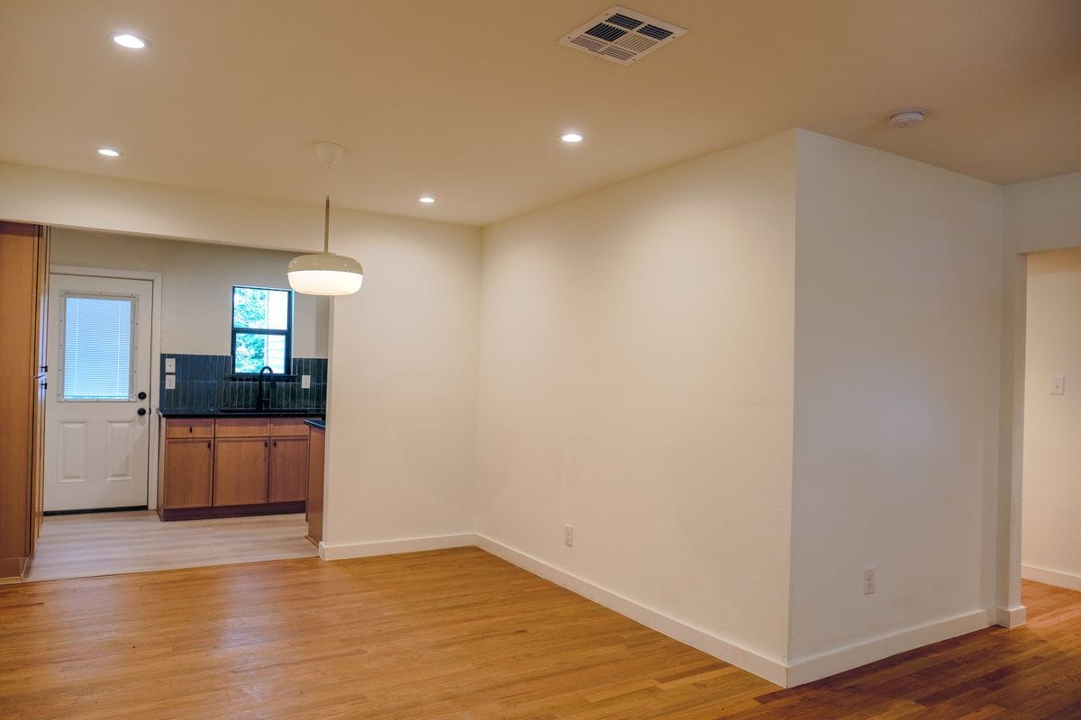 Building Photo - 823 La Manda Blvd