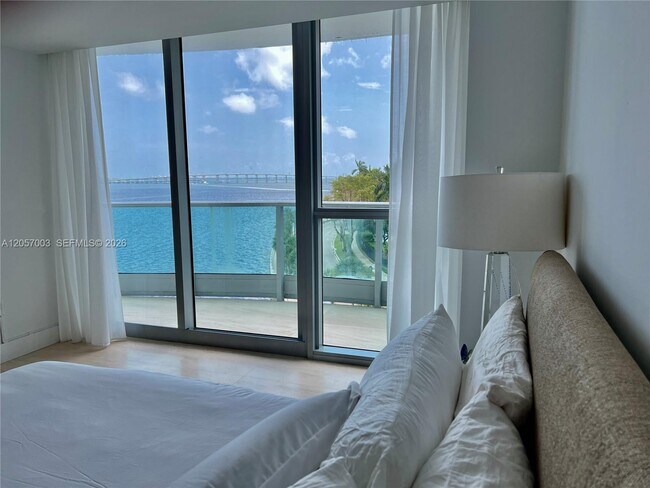 Building Photo - 1331 Brickell Bay Dr