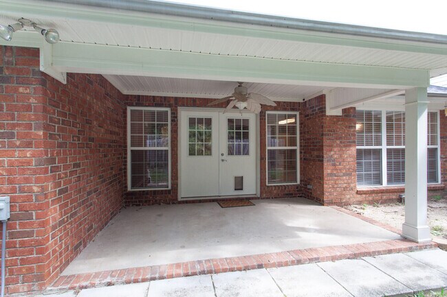 Building Photo - 318 Vanderbilt Dr