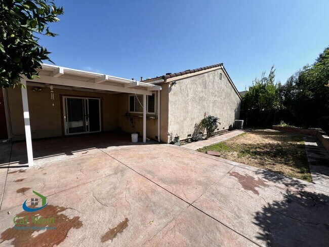 Building Photo - $4495 - South San Jose 4Bd / 2 Ba Single F...