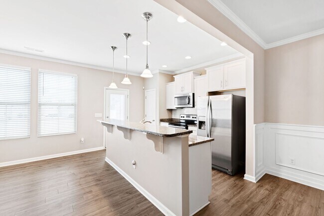 Building Photo - Modern Elegance in Brightleaf: 3-Bedroom Townhouse with Amenities Galore