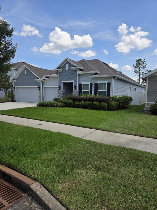 Building Photo - 4 bedroom in Green Cove Springs FL 32043