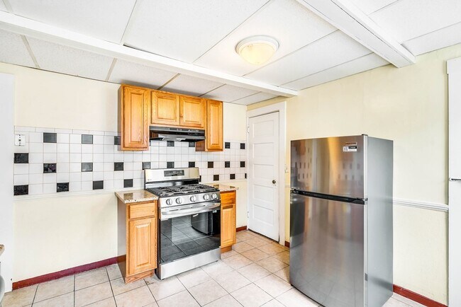 Building Photo - 38 Cameron St