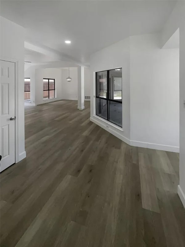 Building Photo - 615 Sweet Gum Dr