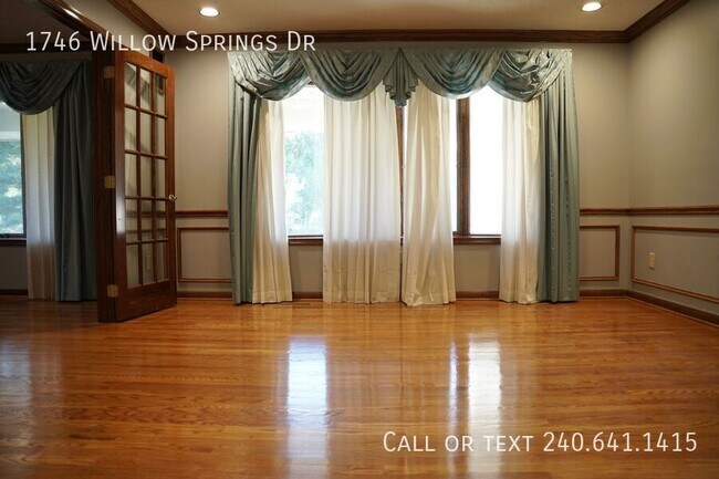 Building Photo - 1746 Willow Springs Dr