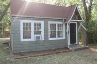 Building Photo - 927 S Flood Ave