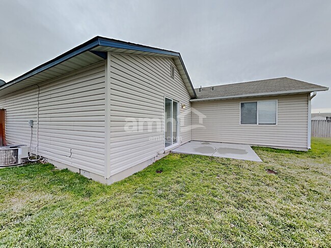 Building Photo - 3723 Hilton Street