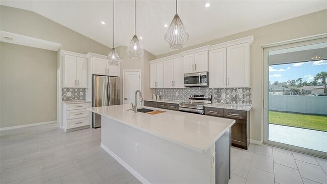 Building Photo - 6227 Tropicaire Blvd