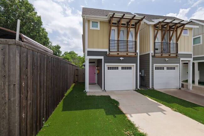 Building Photo - 450 S Edna Ave