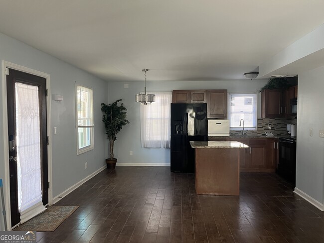 Building Photo - 2894 Randall St