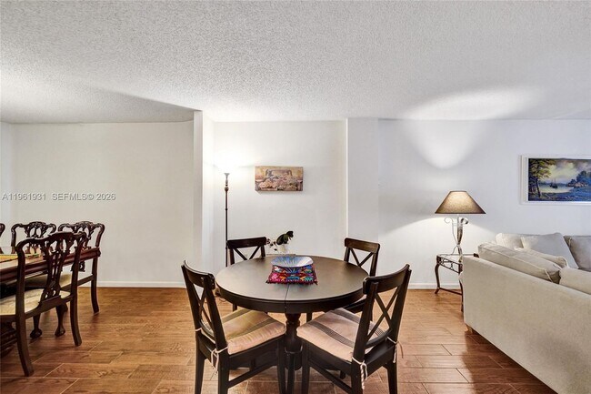 Building Photo - 2814 N 46th Ave