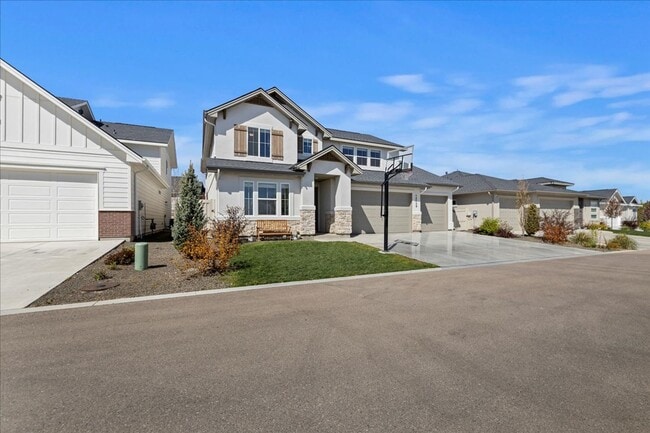 Building Photo - 5 Bed 3 bath Golf Course Neighborhood