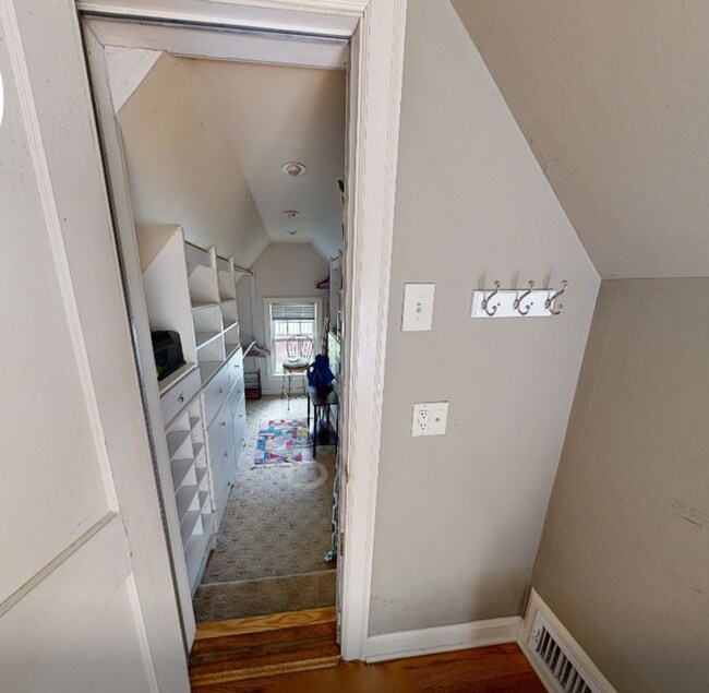 Building Photo - 45 Common St