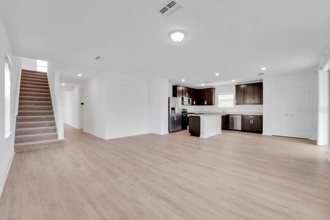 Building Photo - 33460 Binding Ties Ln