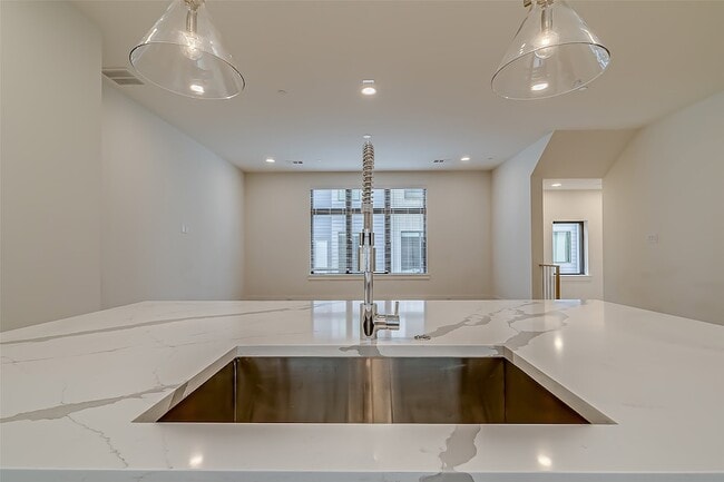 Building Photo - 2707 Kimsey Dr