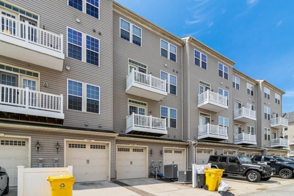 Building Photo - 1315 Cheswick Ln