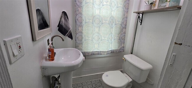 Building Photo - 30 Flanders St