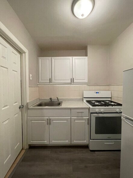 241 Duncan Ave 2 - 237 Duncan Ave