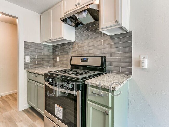 Building Photo - 4416 Meadowoak Dr