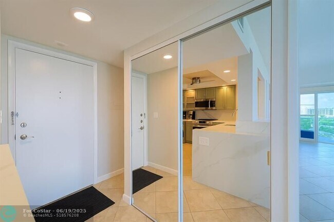 Building Photo - 6000 N Ocean Blvd