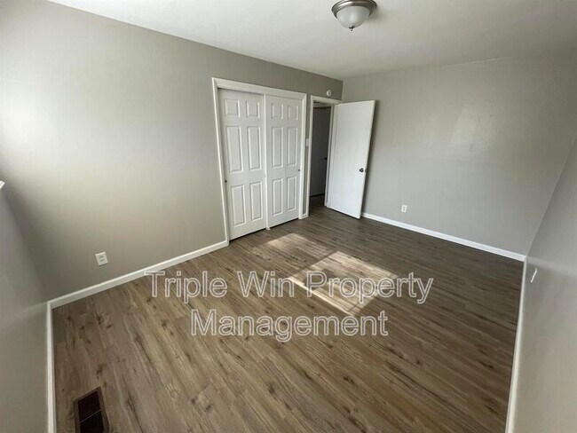 Building Photo - 1225 Carla Dr