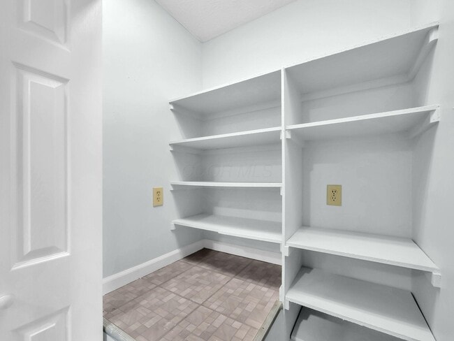 Building Photo - 5715 Longford Dr