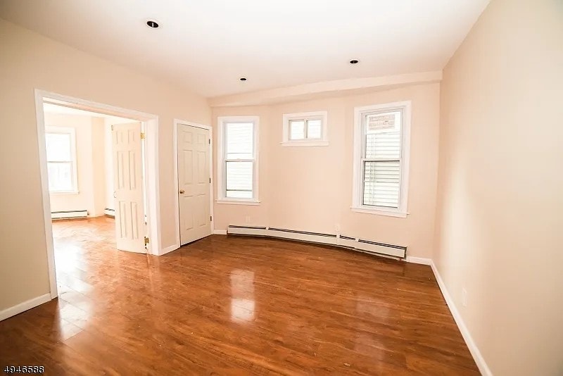 Building Photo - 889 S 14th St