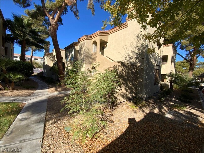 Building Photo - 3145 E Flamingo Rd