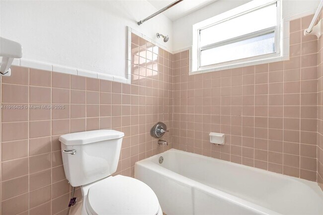 Building Photo - 5730 NW 38th St