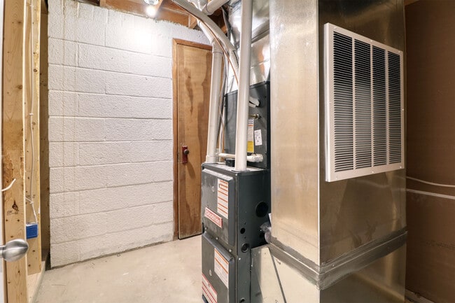 Building Photo - 1817 14th St S