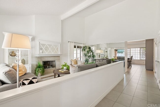 Building Photo - 2650 Altamira Dr