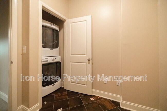 Building Photo - 118 Ruth Dr