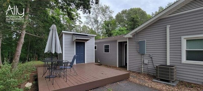 Building Photo - 290 Windfield Cir