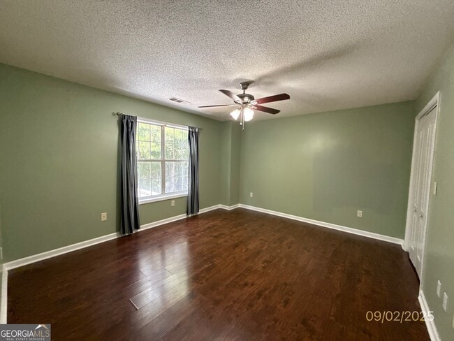 Building Photo - 1145 Chateau Terrace