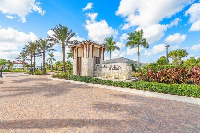 Building Photo - 9237 Crestview Cir