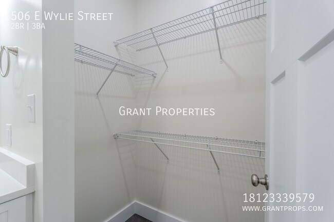 Building Photo - 506 E Wylie St
