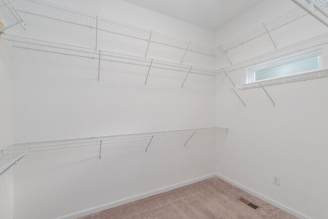 Building Photo - 3169 Glenview Dr