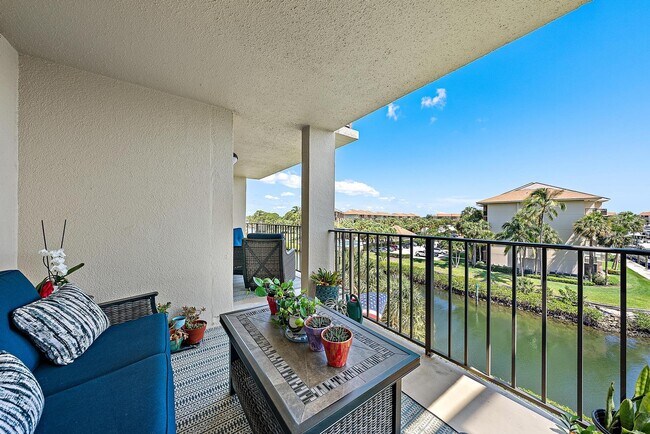 Building Photo - 1101 Seafarer Cir