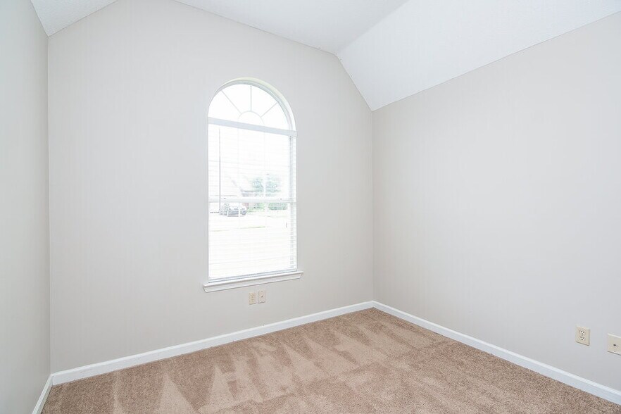Building Photo - 7117 Puddin Ln